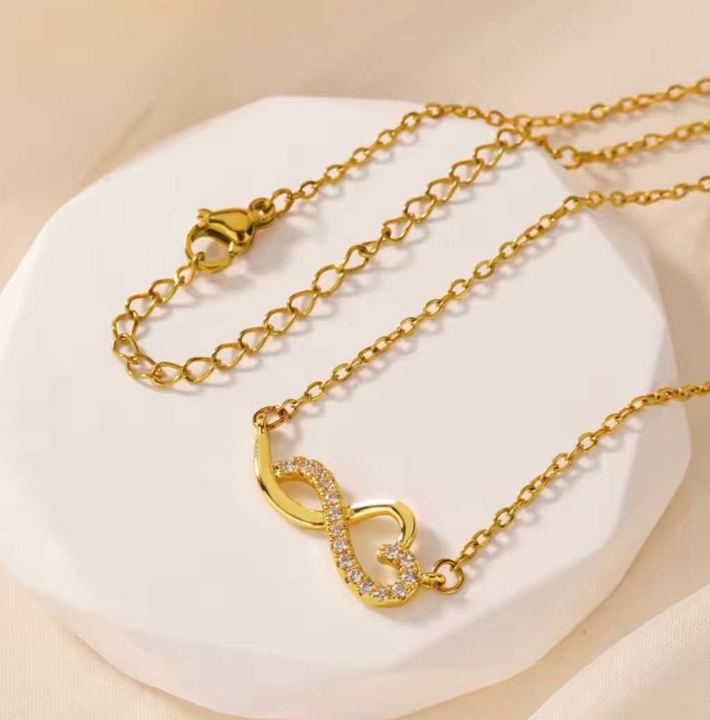 Classic Heart Pendant Necklace for Women